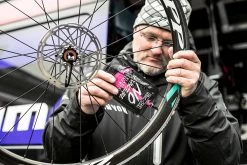Muc-Off No Puncture Hassle Reifendichtmittel -Fahrradladen Muc Off No Puncture Hassle 5