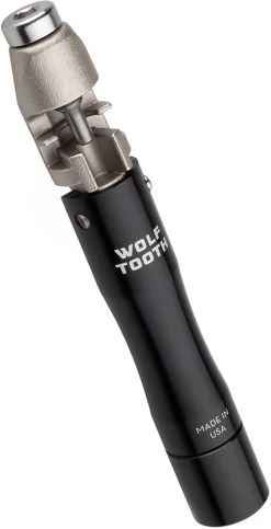 EnCase System Chain + Tire Plug Multitool